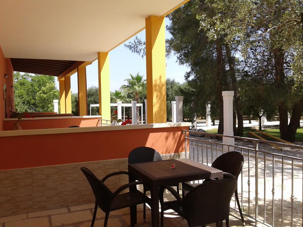 Tenuta La Spezia Carpignano Salentino Exterior foto